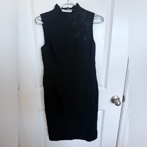 Akris Bergdorf Goodman Black Sleeveless Sheath Dress w/ Floral Appliqu 10